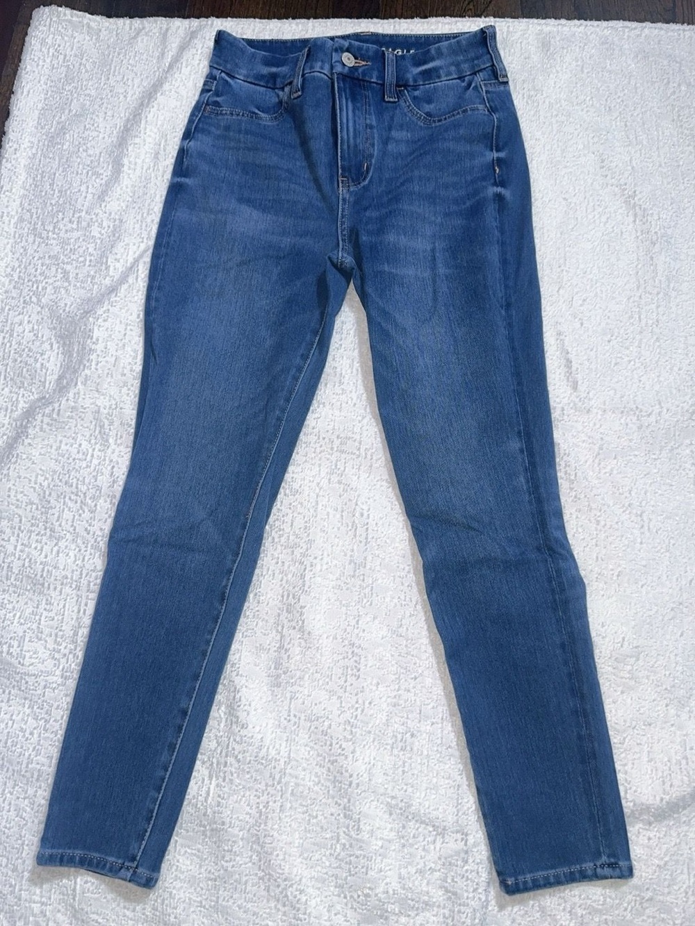 American Eagle Outfitters Women's Skinny Jeans in Medium Blue Wash size 4 Xshort